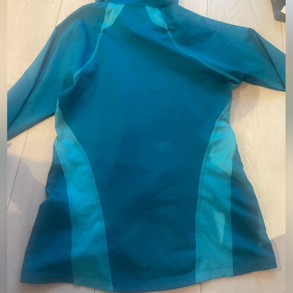Running hoodie with zip-pockets. - Picture 4 of 4